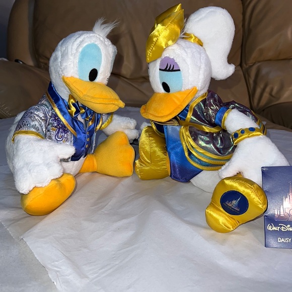 2pcs Disney Donald & Daisy Duck Walt Disney World 50th Anniversary Plushes - Picture 15 of 15